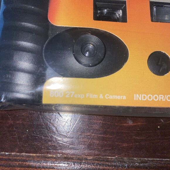 Kroger 800 27 exposers 35mm Indoor/Outdoor Camera Disposable Sealed NOS - Picture 2 of 6